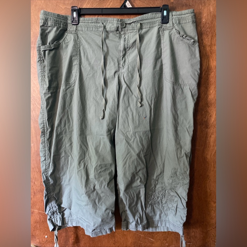 24w Womens Olive Colored Capris With Embroidery On Legs And Button And Tie Waist